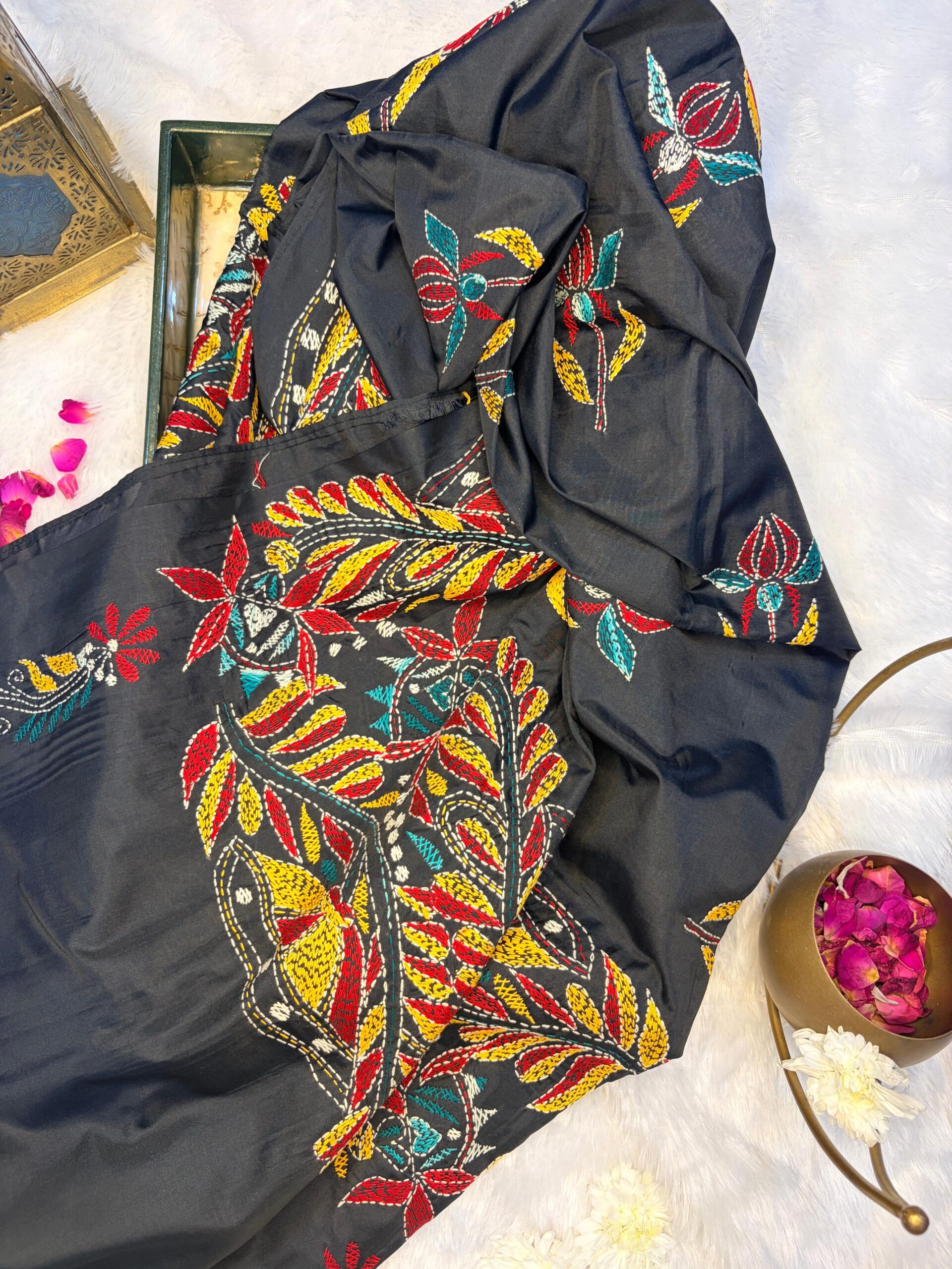 exclusive kantha work dupattas1