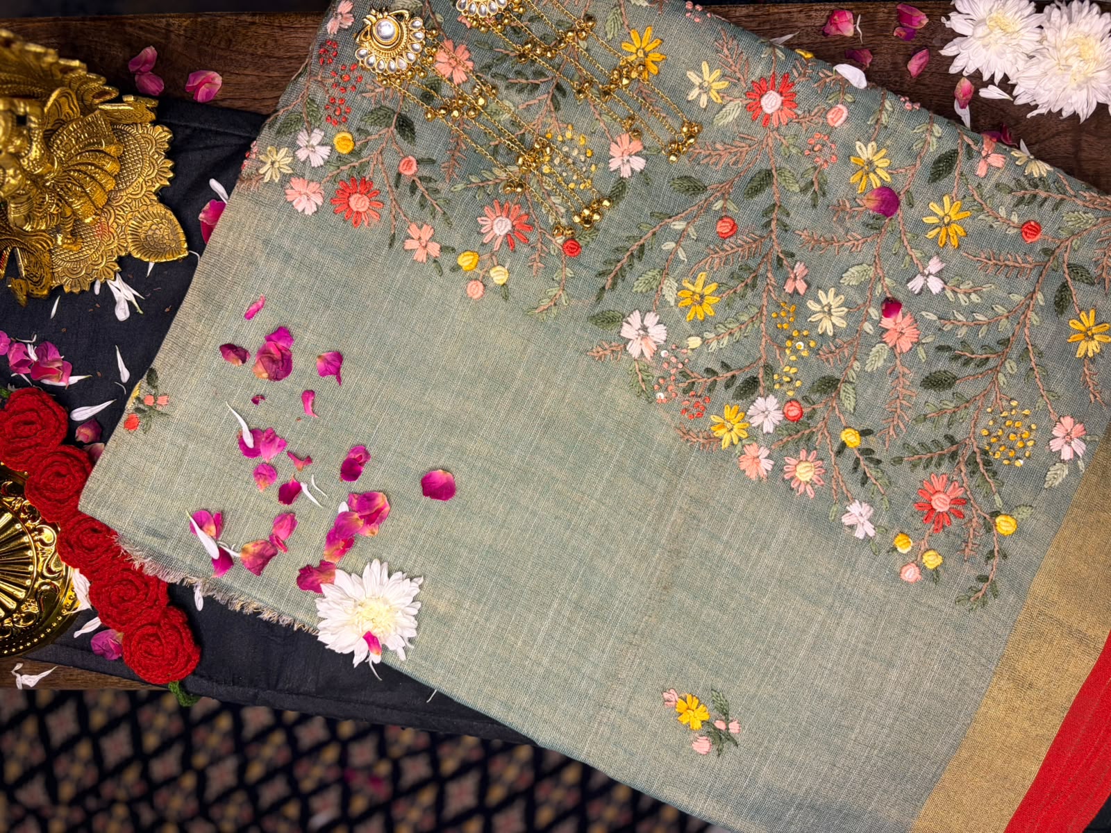 🌸floral bullion stitch on soft tissue linen 🌸