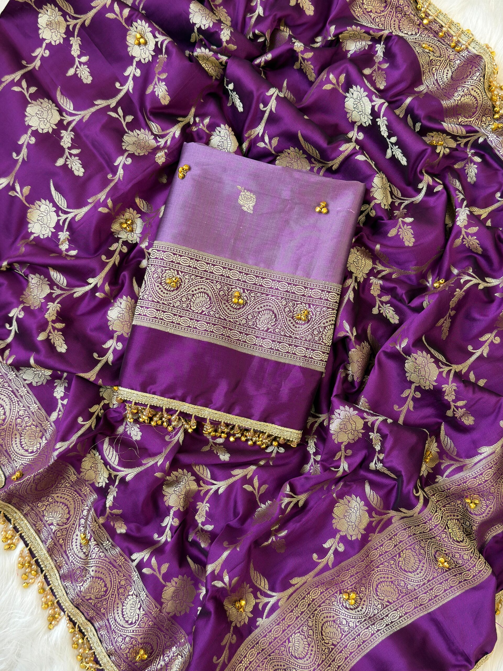 Exclusive GHUNGROO BANARASI Collection 🌸